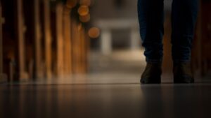 Bleiben oder gehen? Wenn engagierte Christ:innen innerlich kündigen