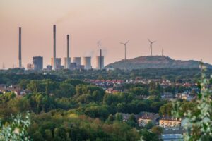 Bischof Overbeck: Den Umbau zum klimafreundlichen Ruhrgebiet sozial gestalten