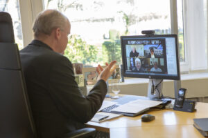 Macht, Partizipation und Gewaltenteilung in der Diskussion