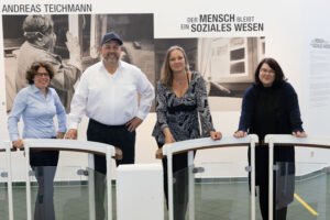 „Der Mensch bleibt ein soziales Wesen“ – Ausstellung des Fotografen Andreas Teichmann in der Wolfsburg und in der BIB &#8211; Bank im Bistum