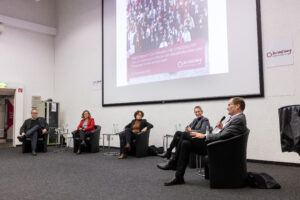 Priesterinnen, Bischöfinnen und Synodalität