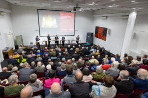 Dialoge mit dem Bischof: Brauchen wir eine institutionalisierte Kirche?